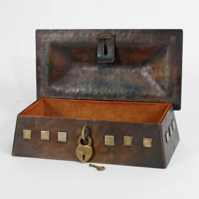 Roycroft Shops - Hammered copper jewel box with silver lock and trimmings, c. 1911-1912